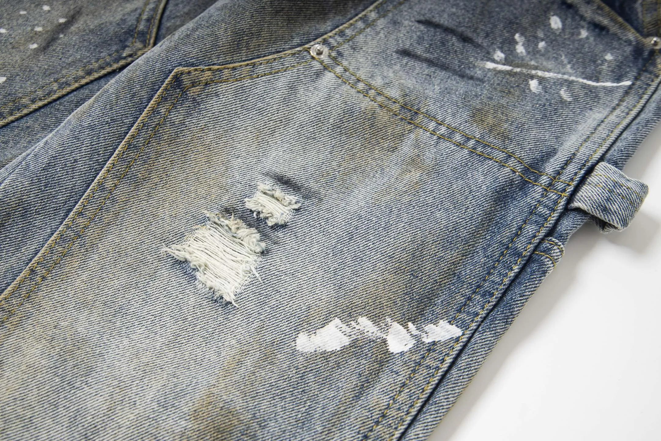 #8179 P260💰 GALLERY DEPT. Vintage splash-ink hole-cut logging, spray-dirty mud-dyed loose washed jeans - truly restore the ultimate texture of Vintage - original hardware accessories washed and other elevators, QR code analysis are all purchased from the original factory, high degree of restoration, you are welcome to compare with a certain product ~ - Three-dimensional version Loose and comfortable, not picky about the figure, tall and slim, factory Seiko, original quality control, same style for men and women, can be matched with couples, versatile recommendation Essential jeans for all seasons - sizes: 28 30 32 34 36